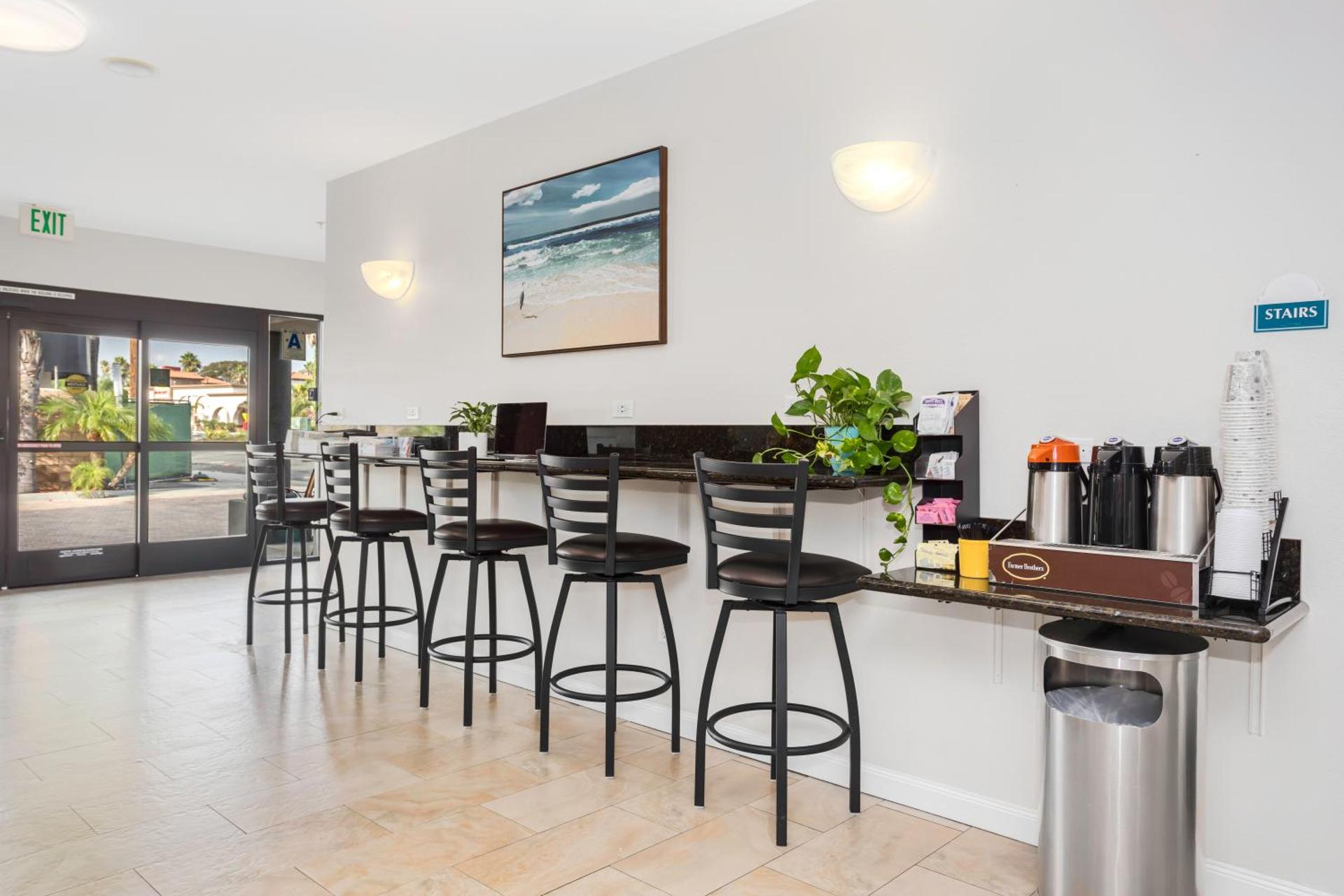 Communal lounge/ TV room