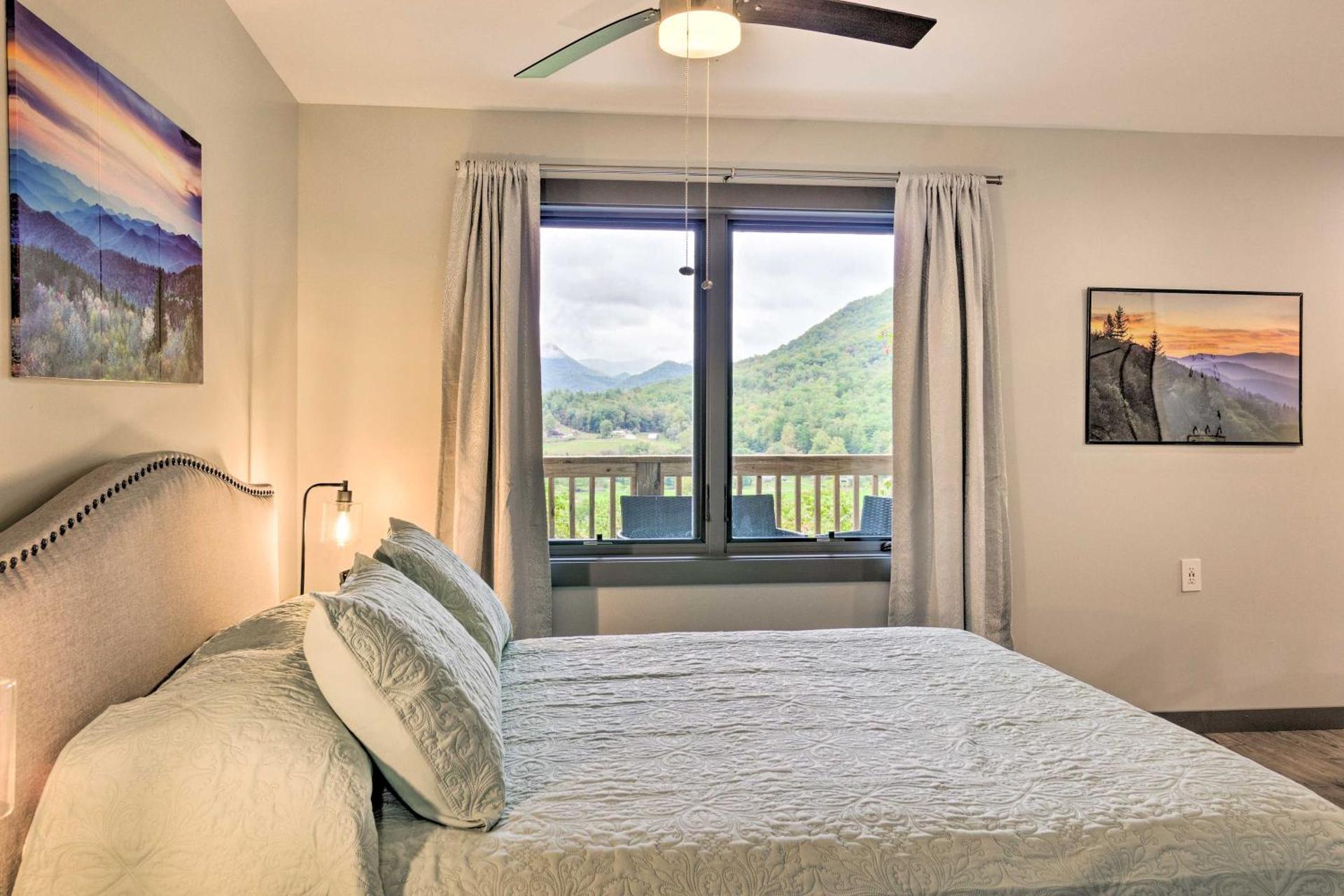 Serene Escape with Mountain Views, Near Dtwn!