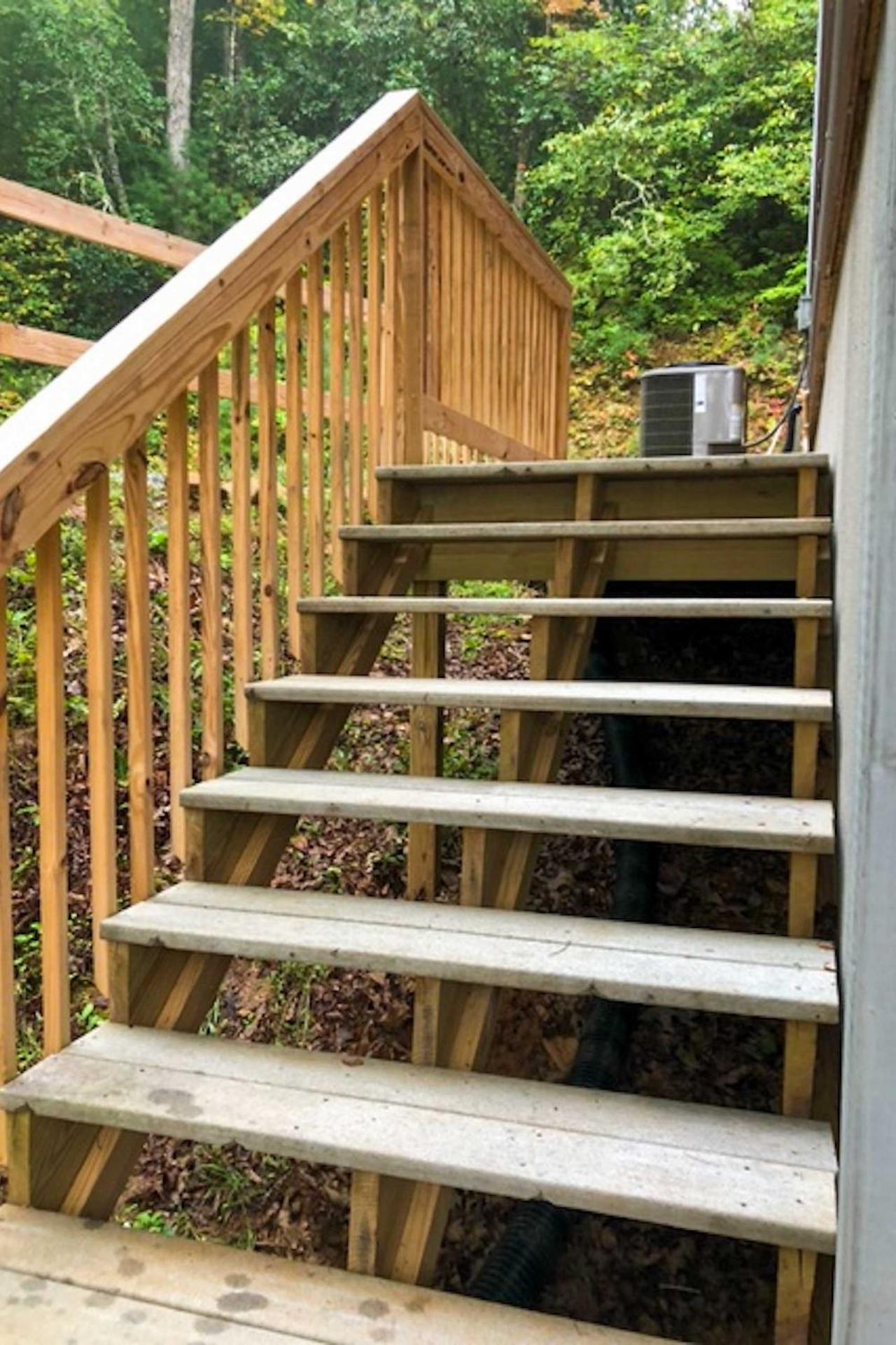 Serene Escape with Mountain Views, Near Dtwn!