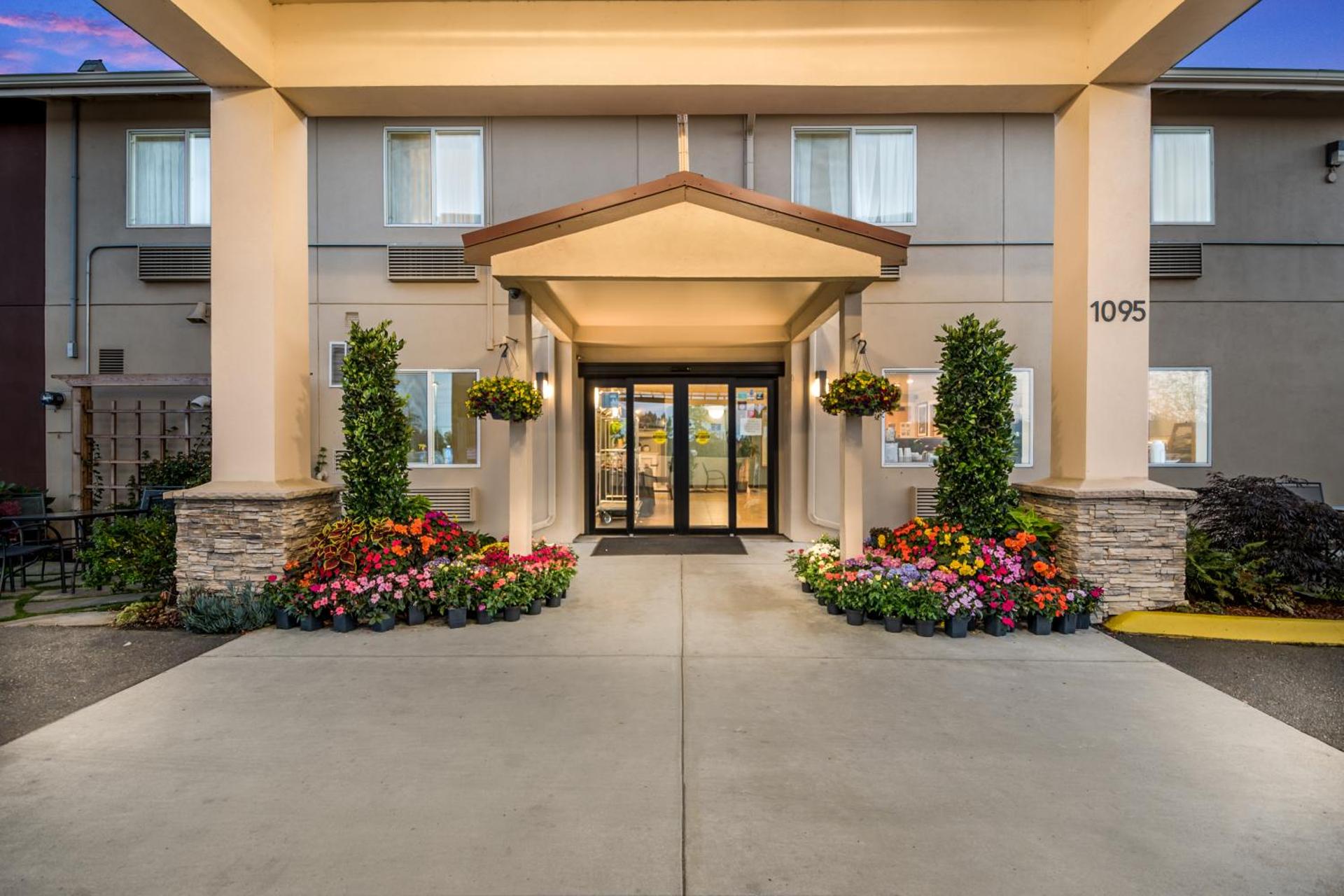 Red Lion Inn & Suites Sequim at Olympic National Park