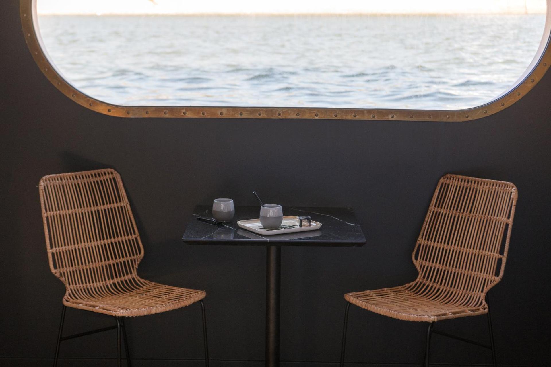 LA PENICHE - Bed And Bicycle - Tournon