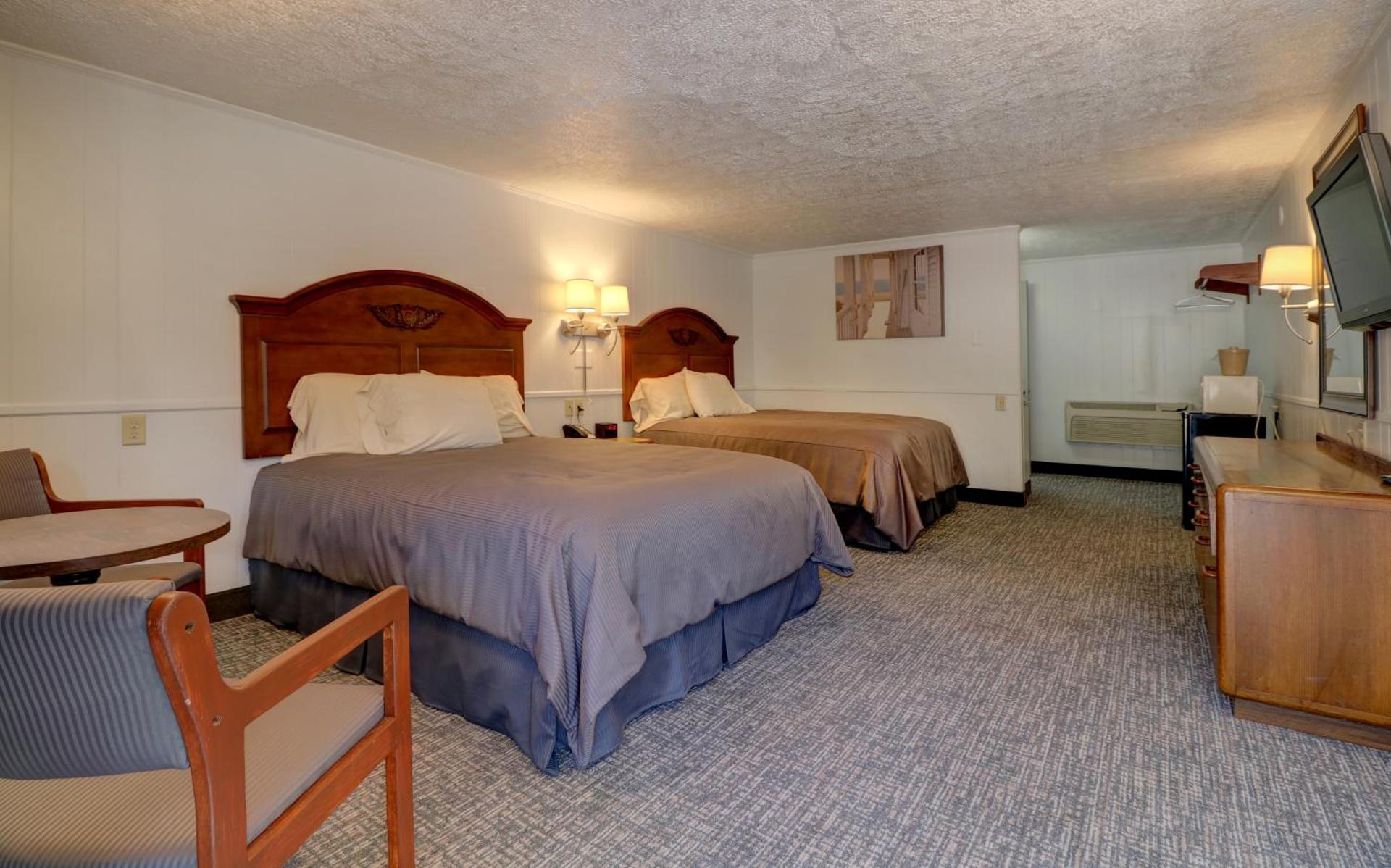 Queen Room with Two Queen Beds - Non-Smoking