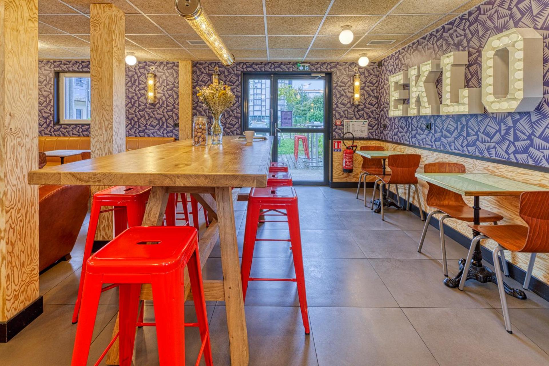 Communal lounge/ TV room