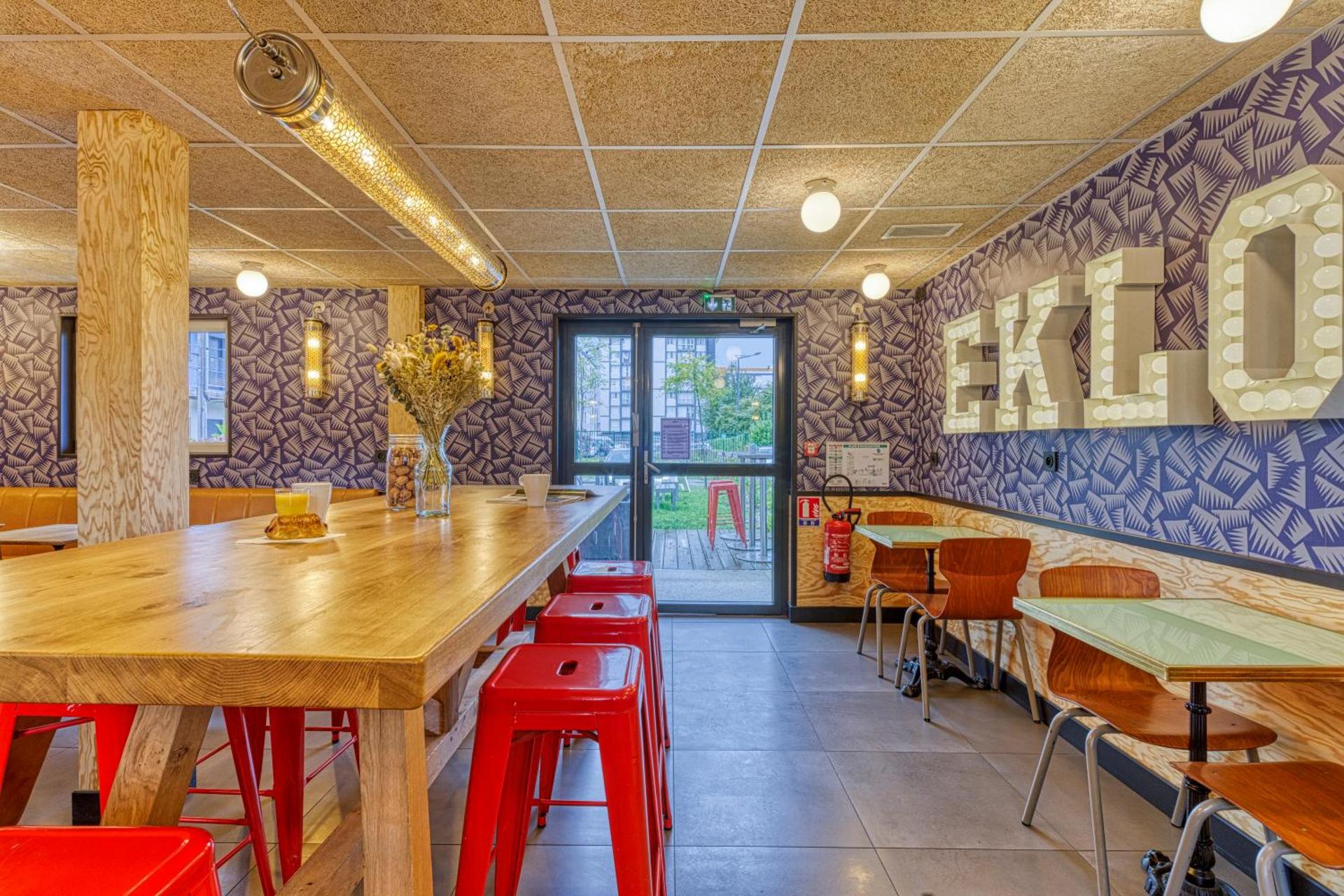 Communal lounge/ TV room