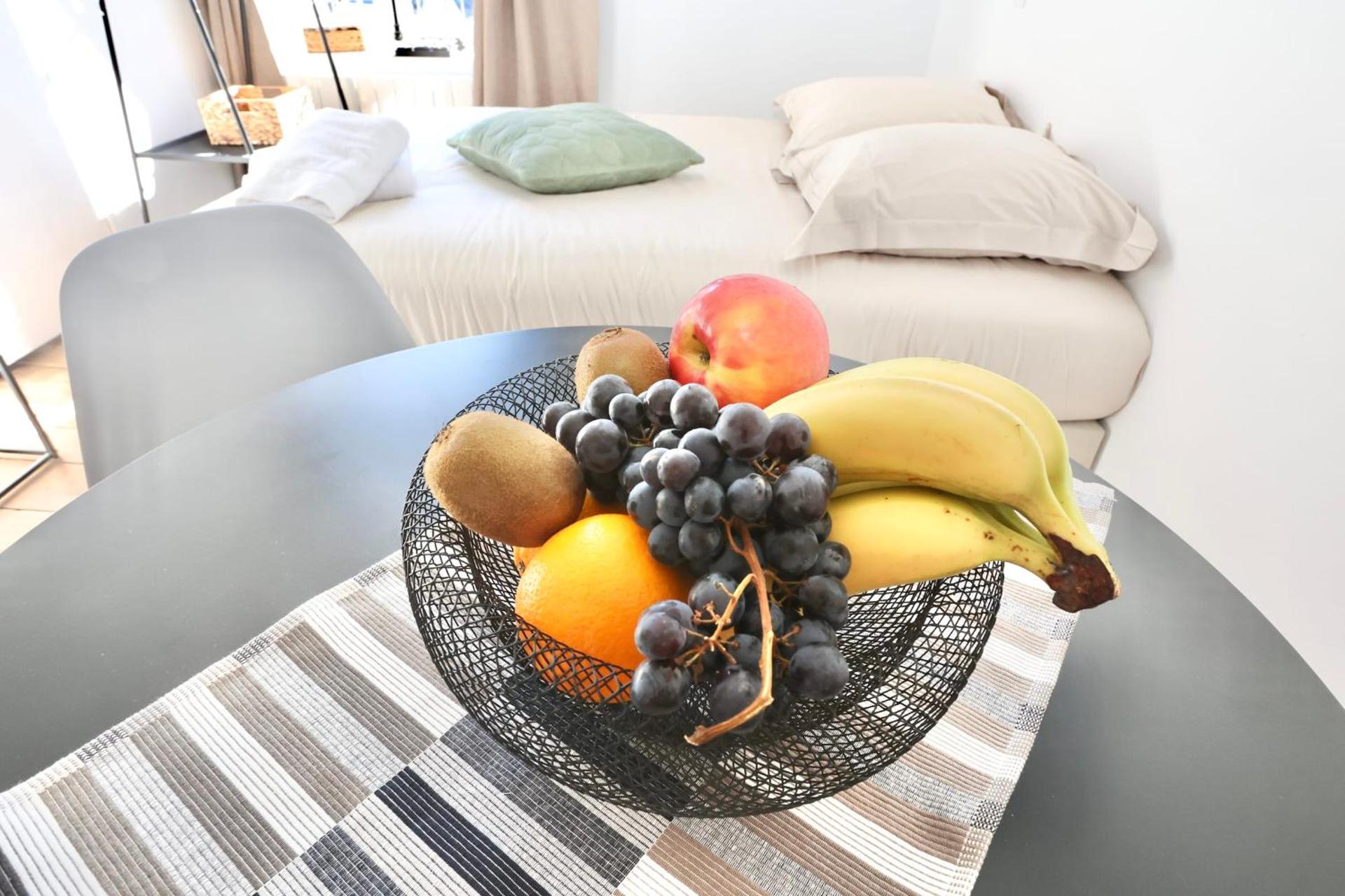 Napoléon Gare n2 Studio Lumineux ByLocly