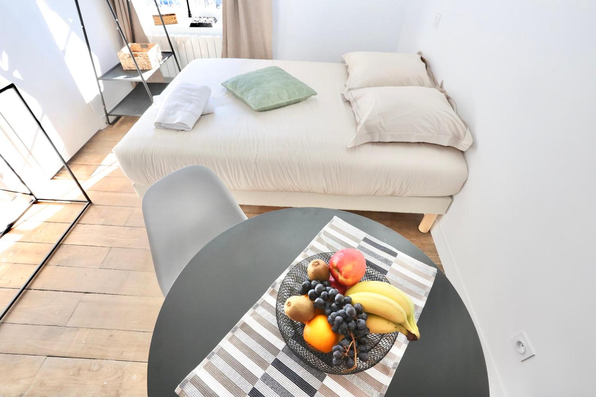 Napoléon Gare n2 Studio Lumineux ByLocly