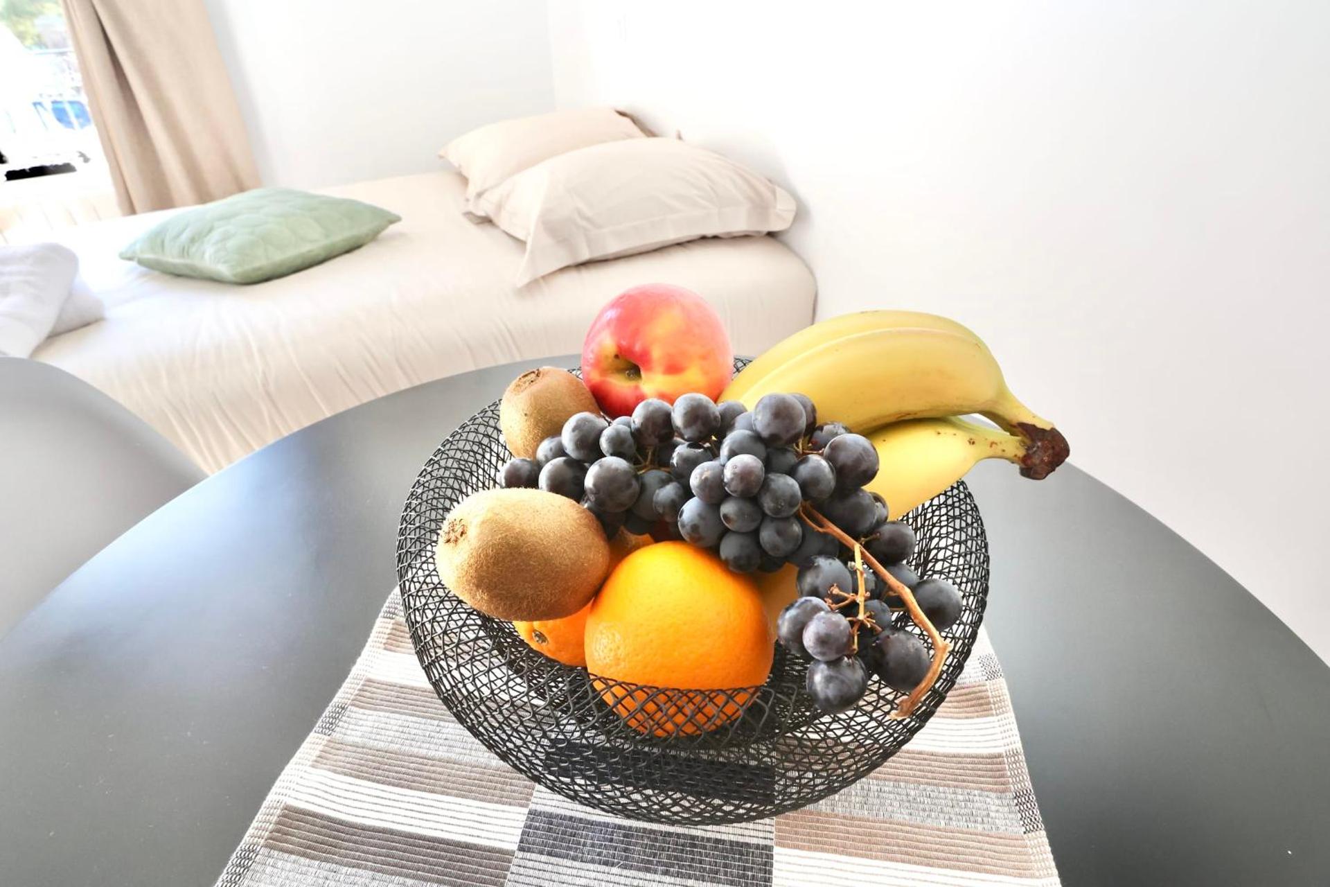 Napoléon Gare n2 Studio Lumineux ByLocly