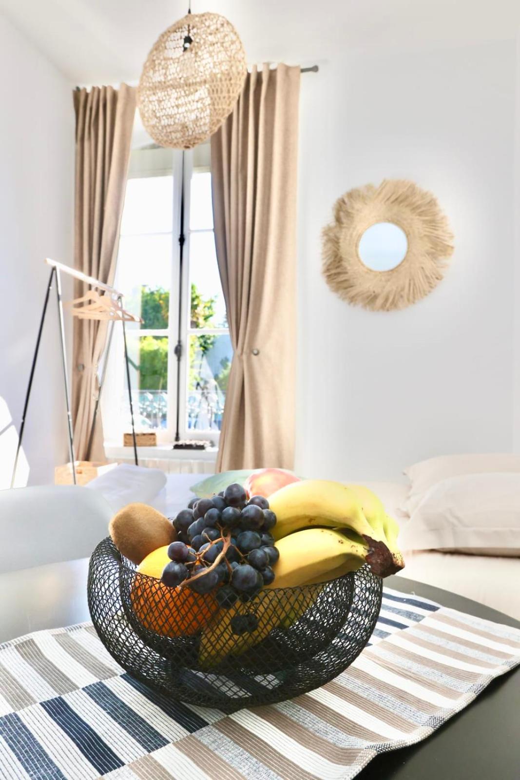 Napoléon Gare n2 Studio Lumineux ByLocly