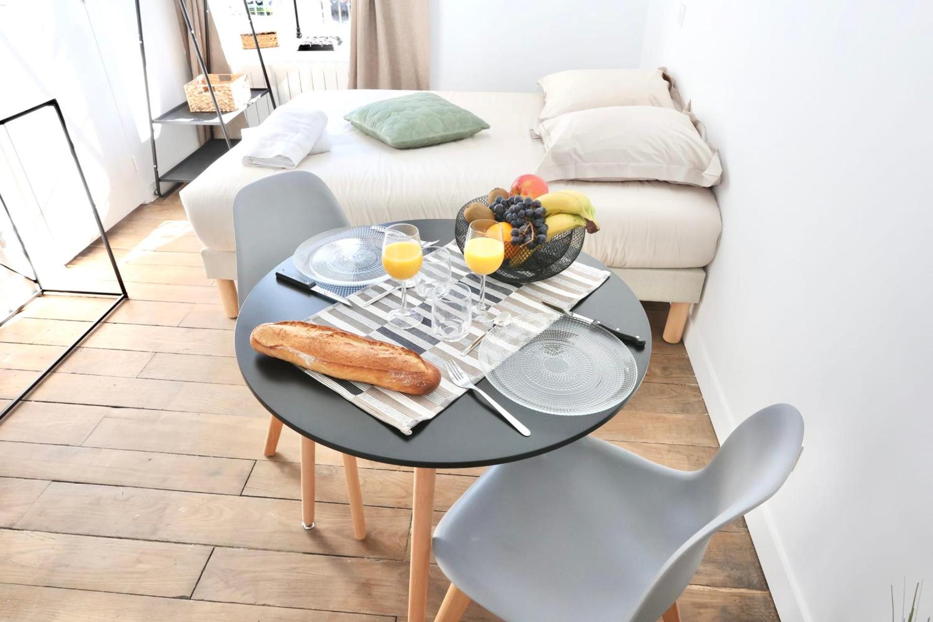 Napoléon Gare n2 Studio Lumineux ByLocly