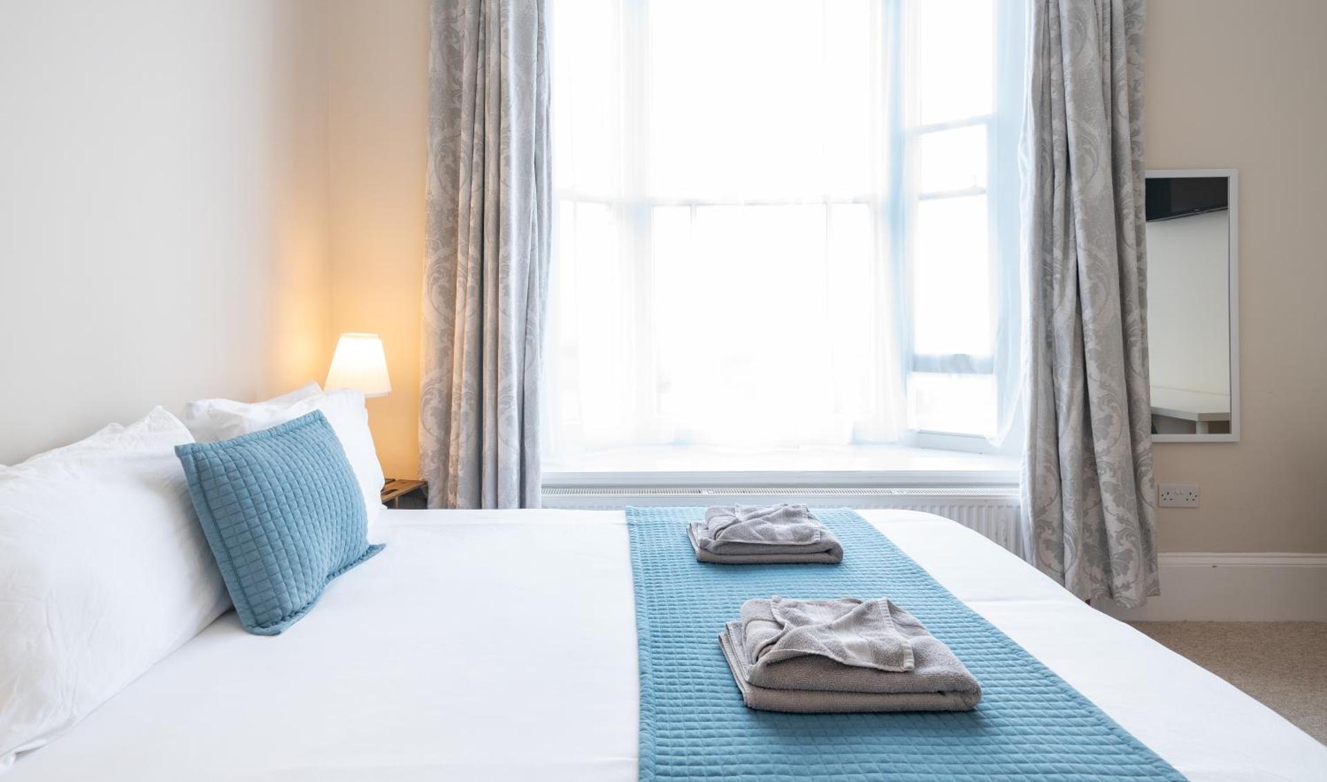 The Veteran Hotel & Bar