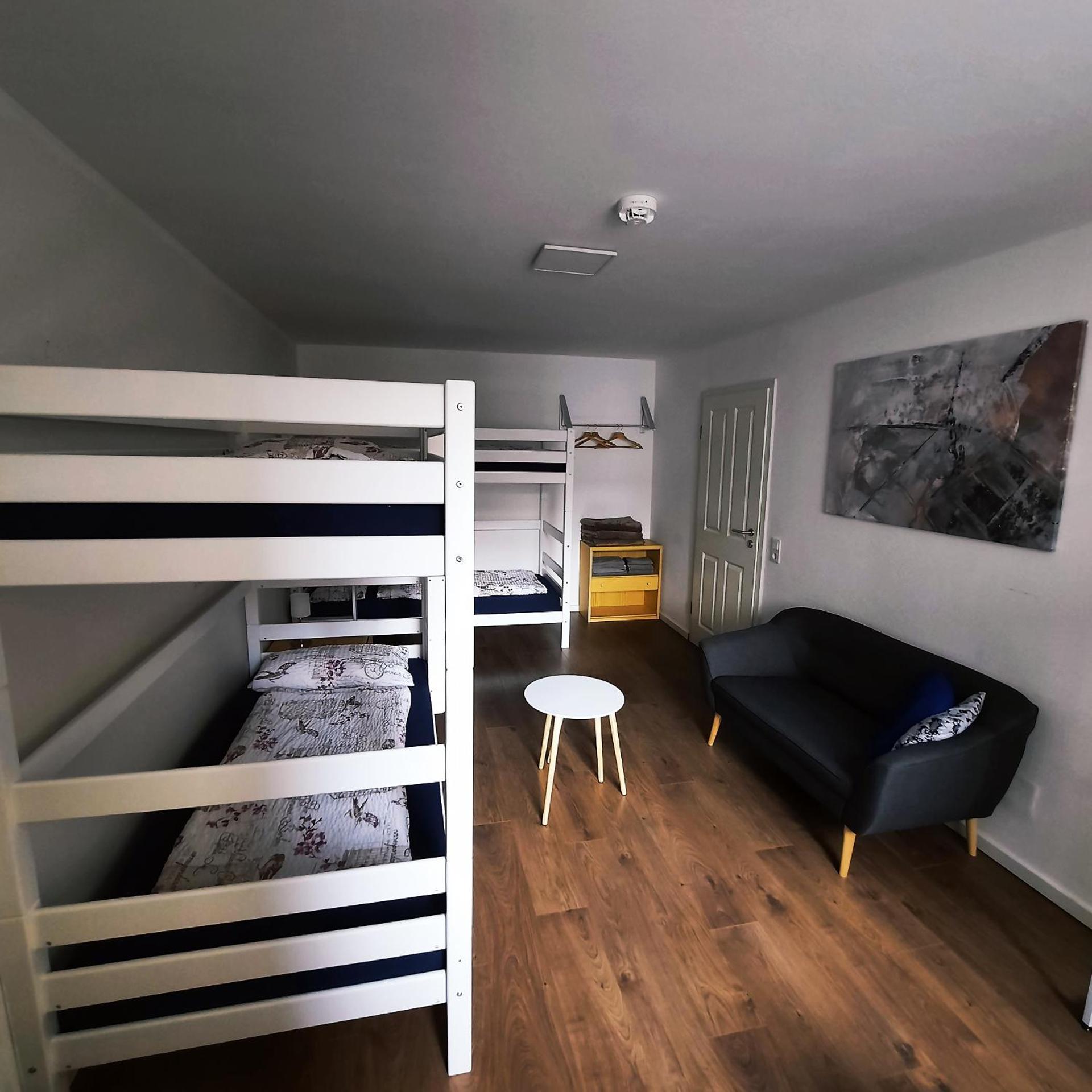 FULL FLAT 3 BEDROOMS SAARBRUCKEN CENTER -11 PEOPLE