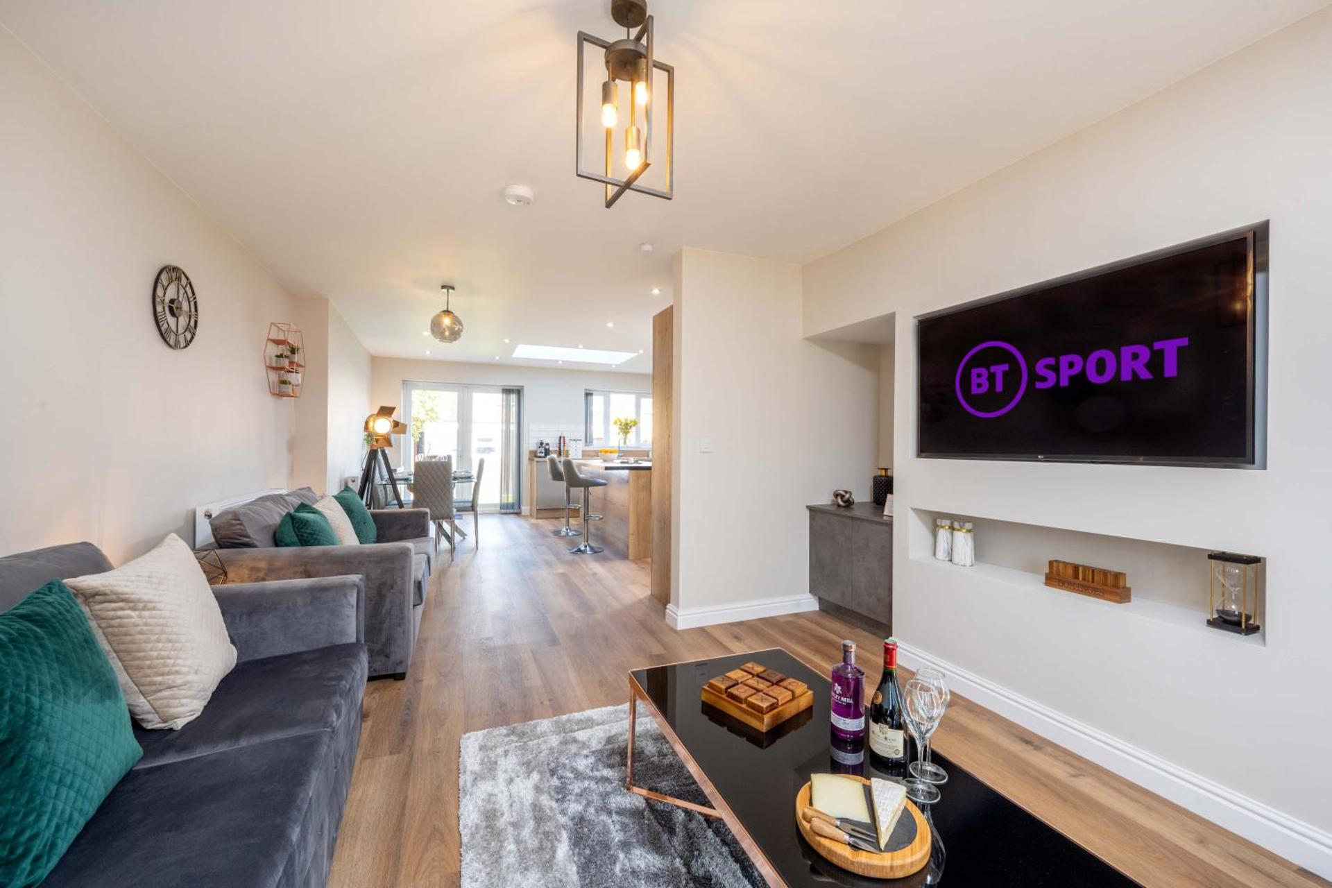 Communal lounge/ TV room