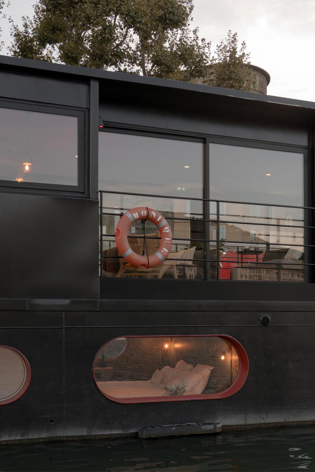 LA PENICHE - Bed And Bicycle - Tournon