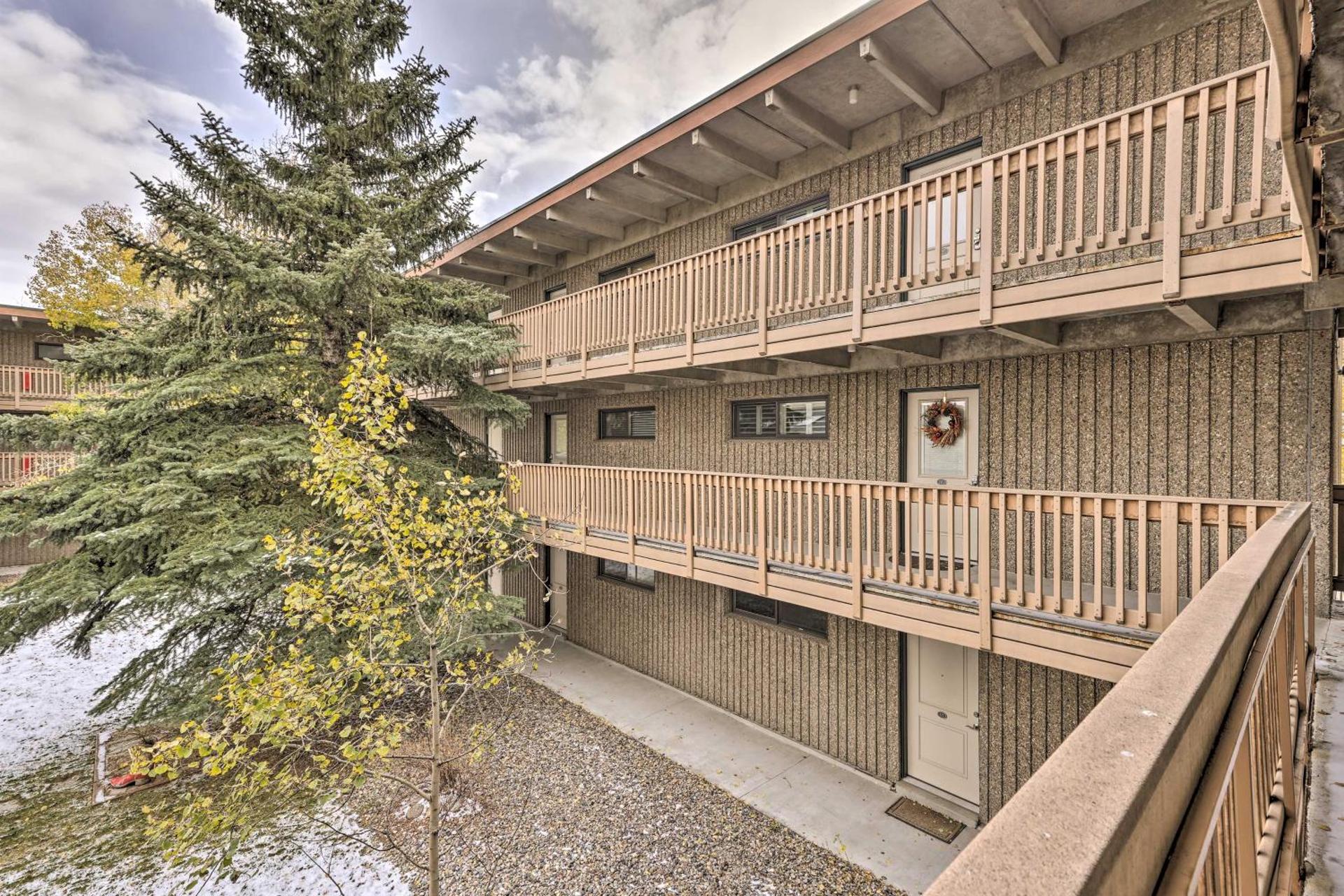 Steps to Ski Shuttle! Frisco Condo with Indoor Pool