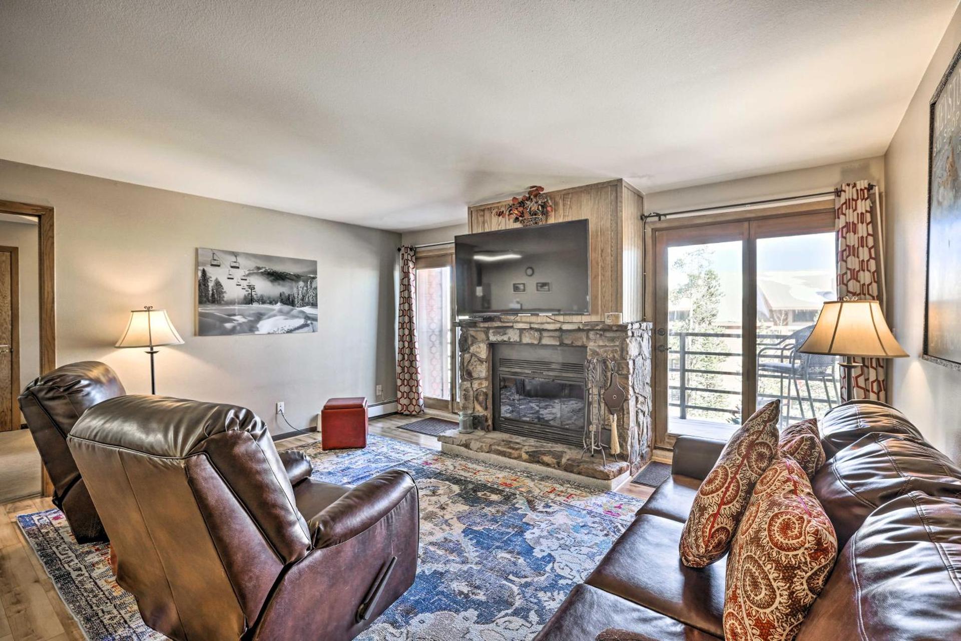 Condo with Balcony and Fireplace in Silverthorne!
