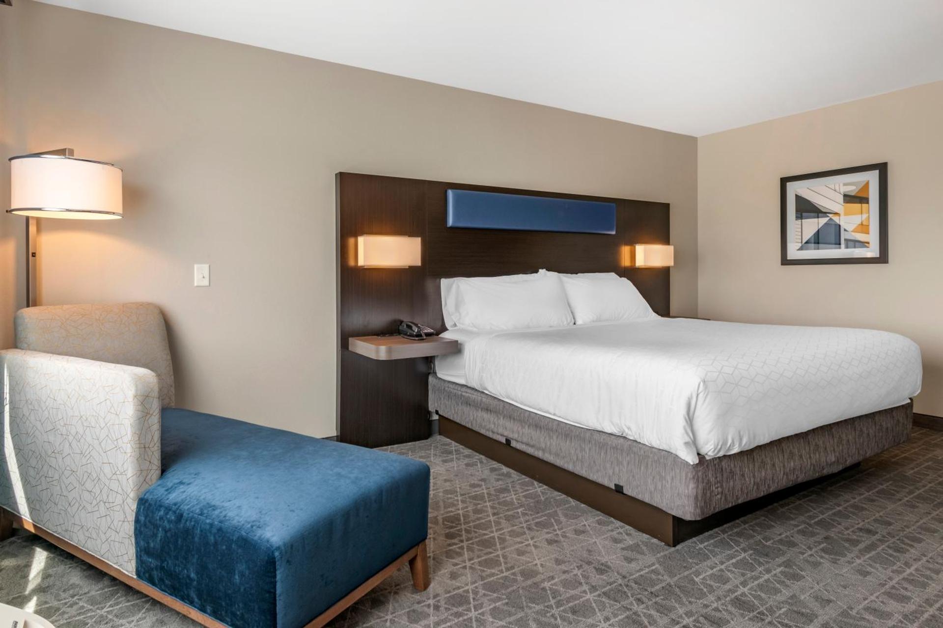 Holiday Inn Express & Suites - Lancaster - Mount Joy by IHG