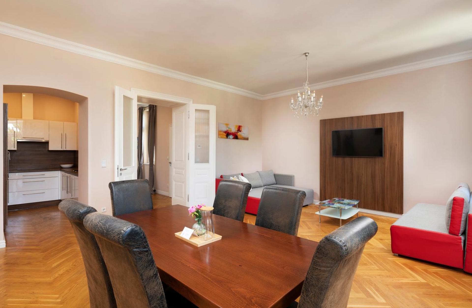 One-Bedroom Apartment with Balcony