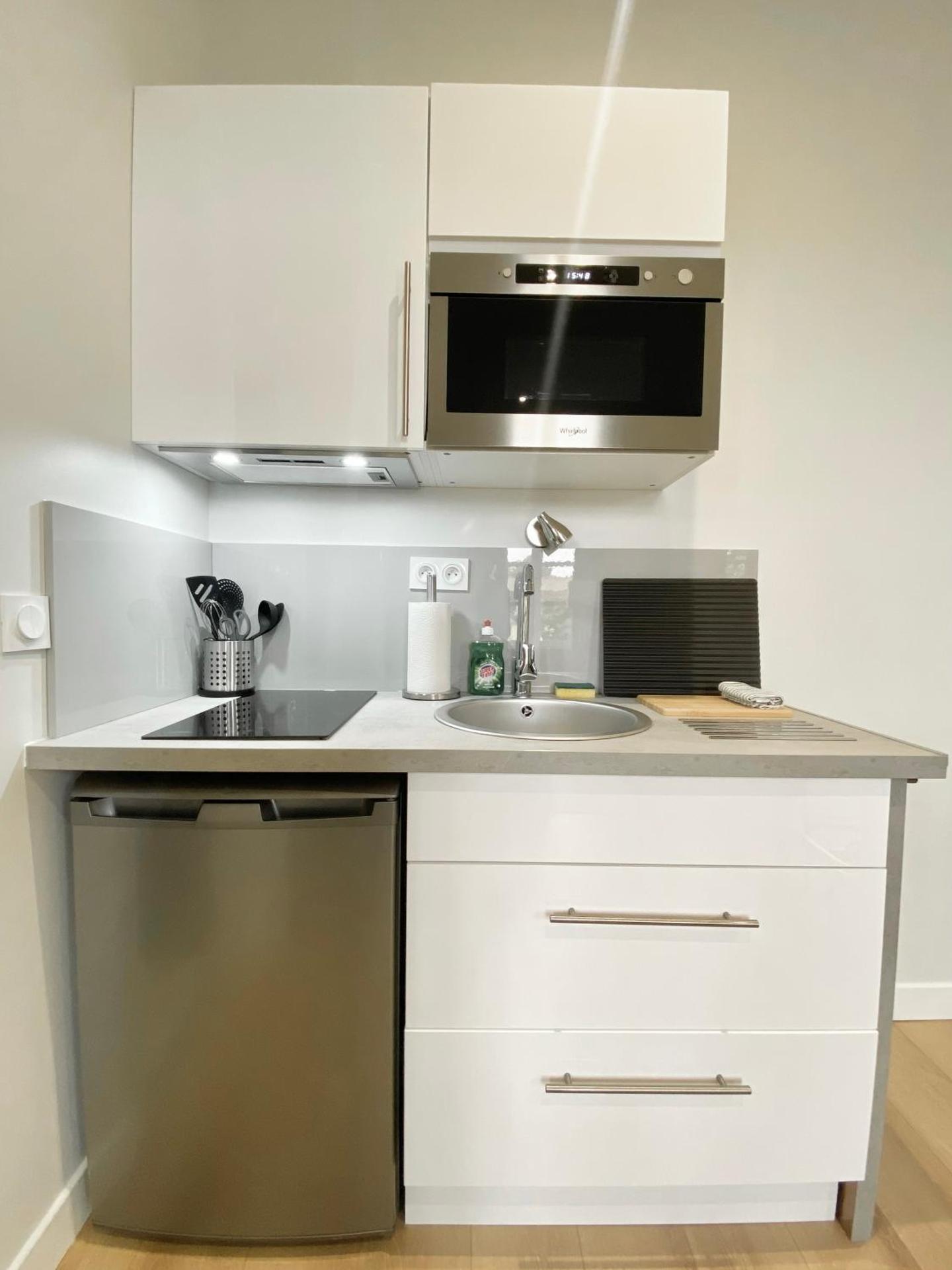 Kitchen or kitchenette