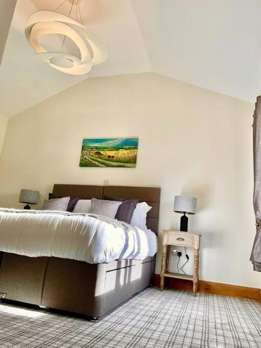 NEW! Country boutique escape . HOT TUB