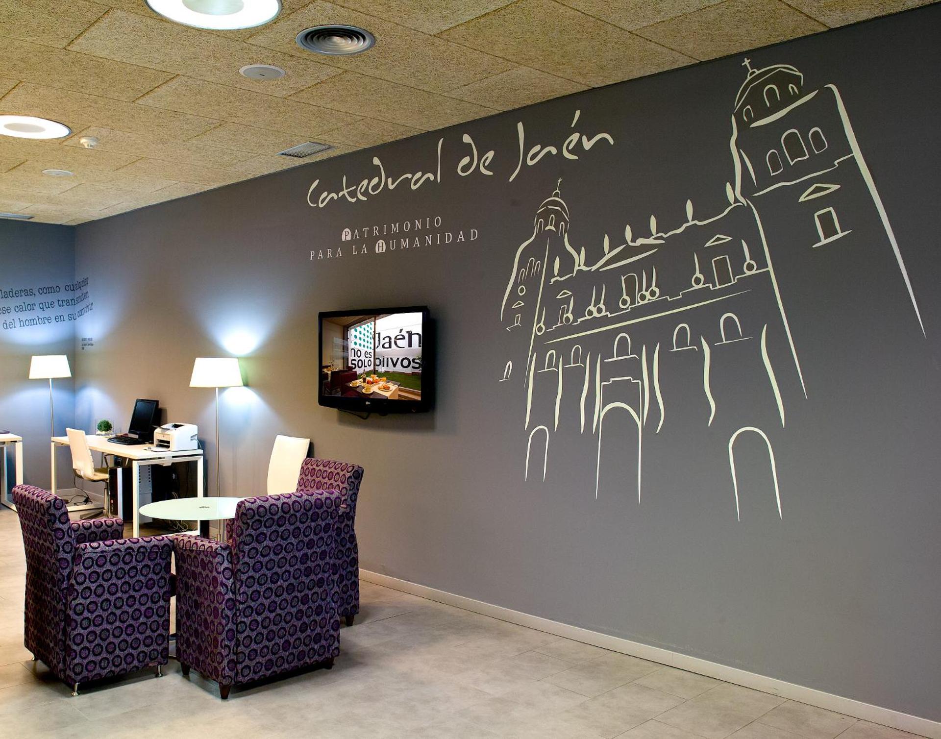 Communal lounge/ TV room