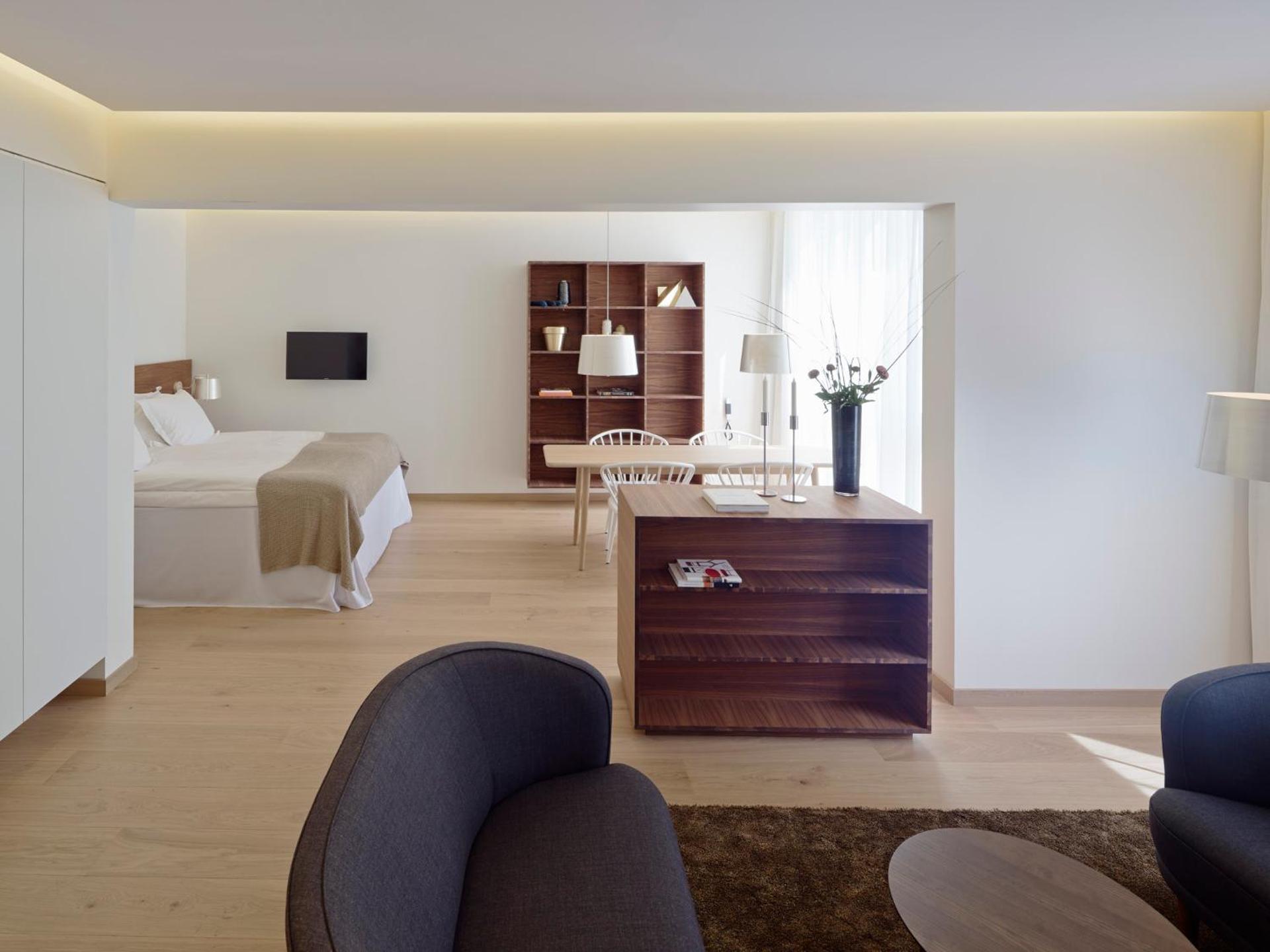 Photo of the whole room