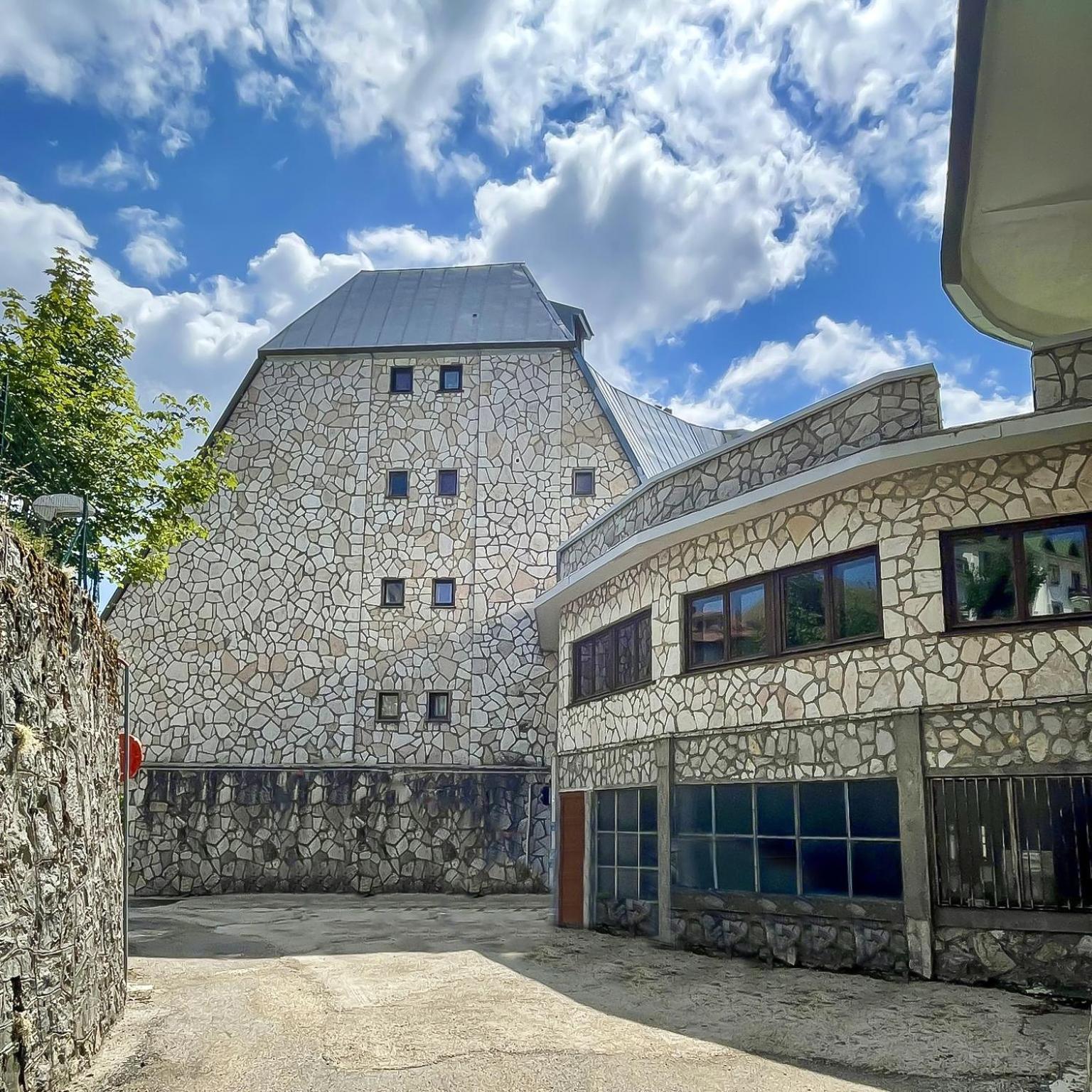 Inner courtyard view