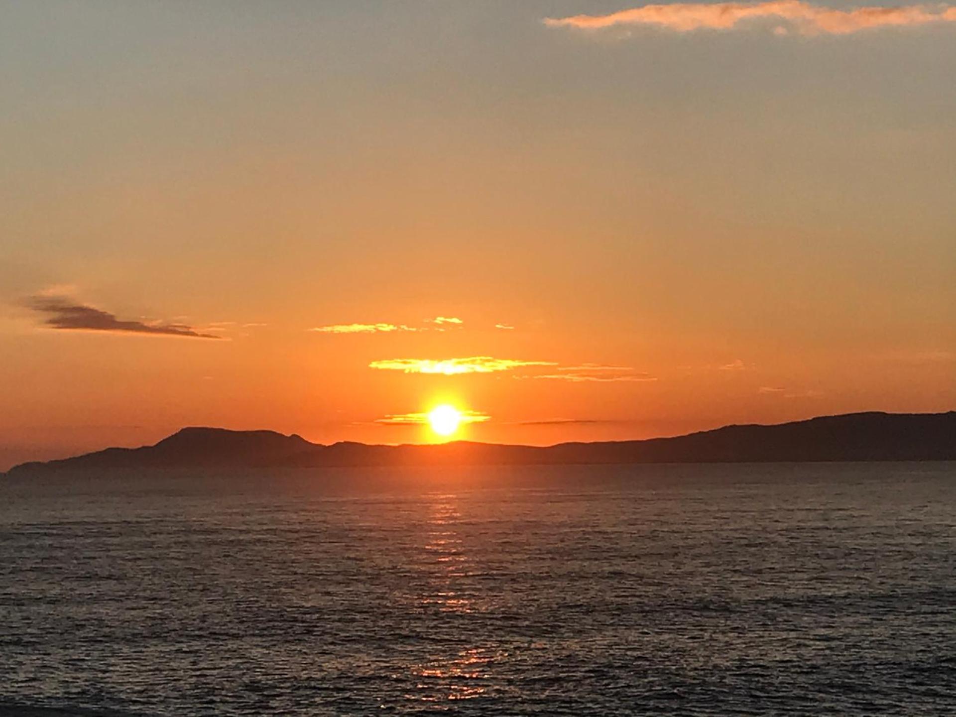 The Snuggly Sheep Shepherd Hut Campview Farm Stay