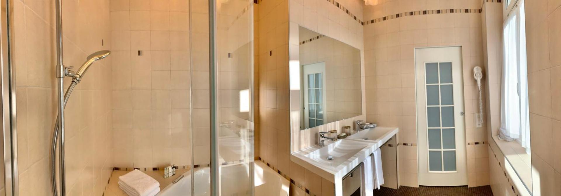 Prestige Twin Room with Lake View