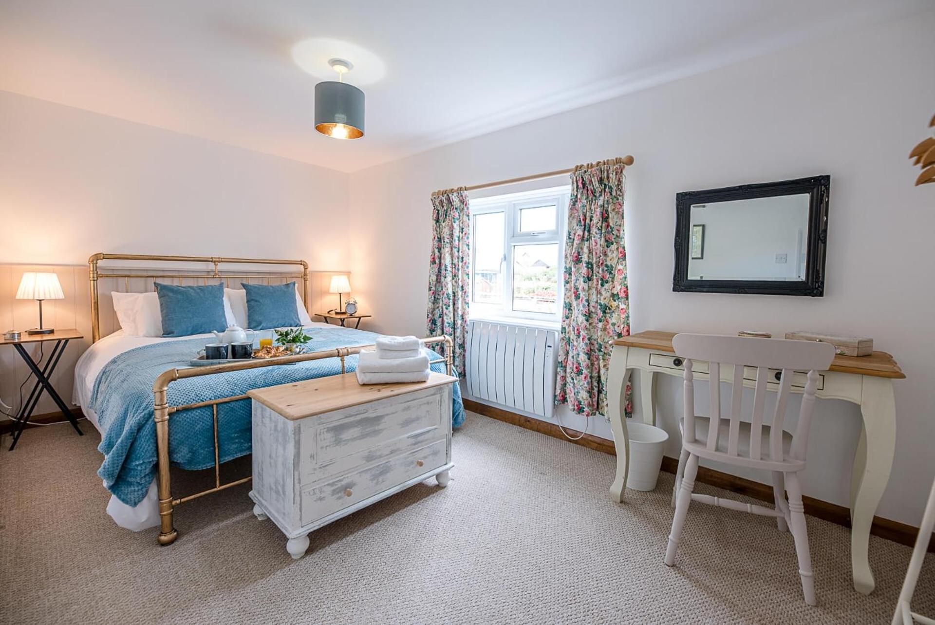 North Cottage, Alderton