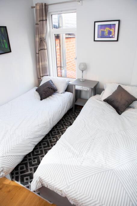 Cheerful 2 bedroom house in the heart of Belfast