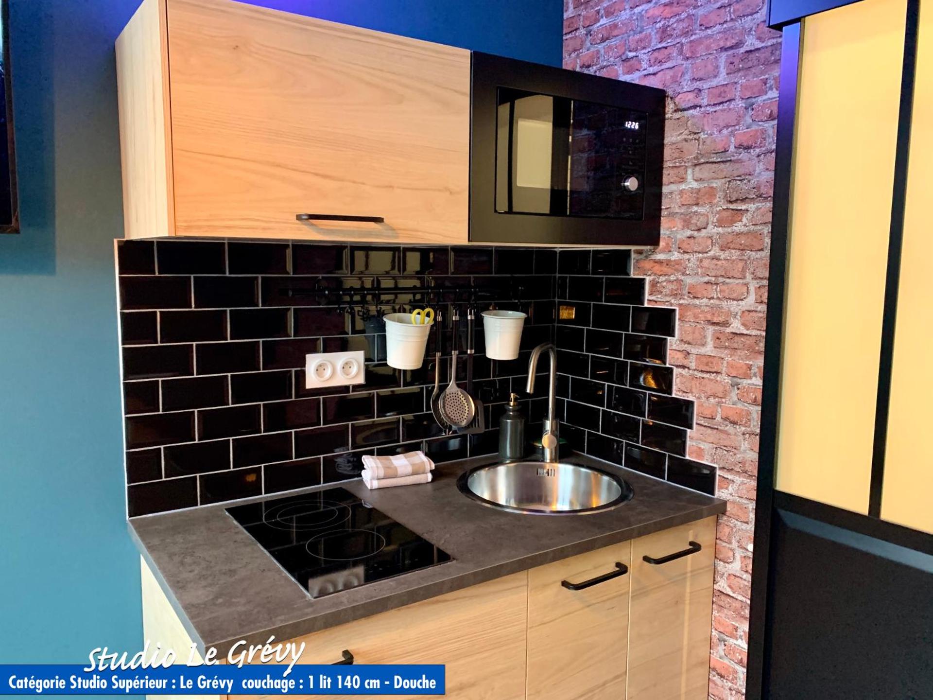 Kitchen or kitchenette