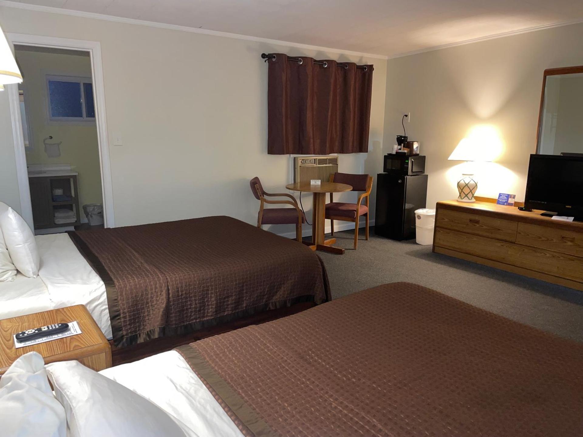 A Holiday Motel - Maggie Valley