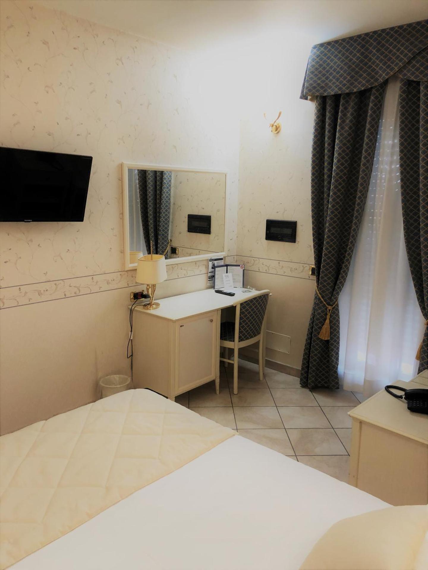 Single Room with French Bed