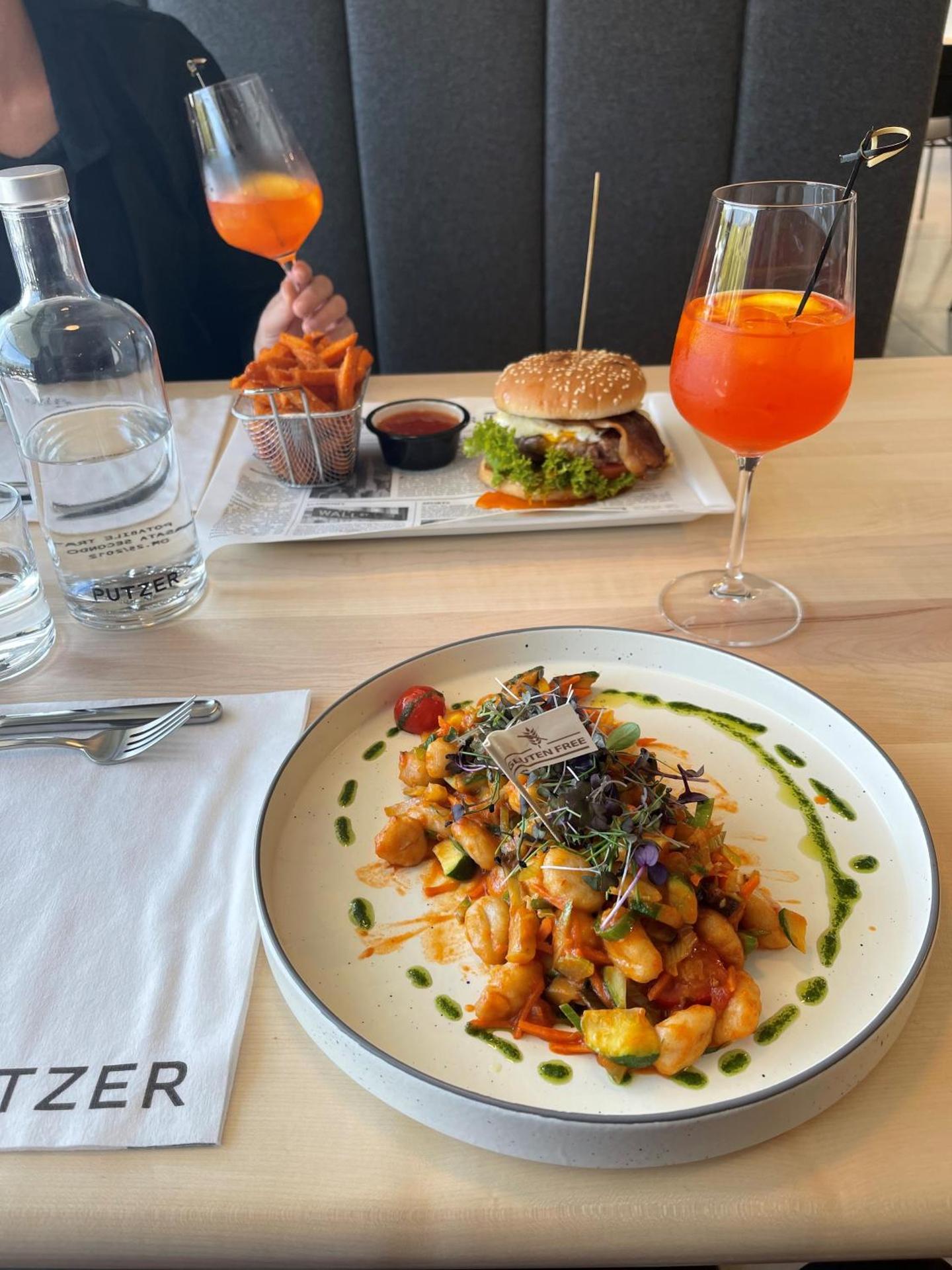 Restaurant/places to eat