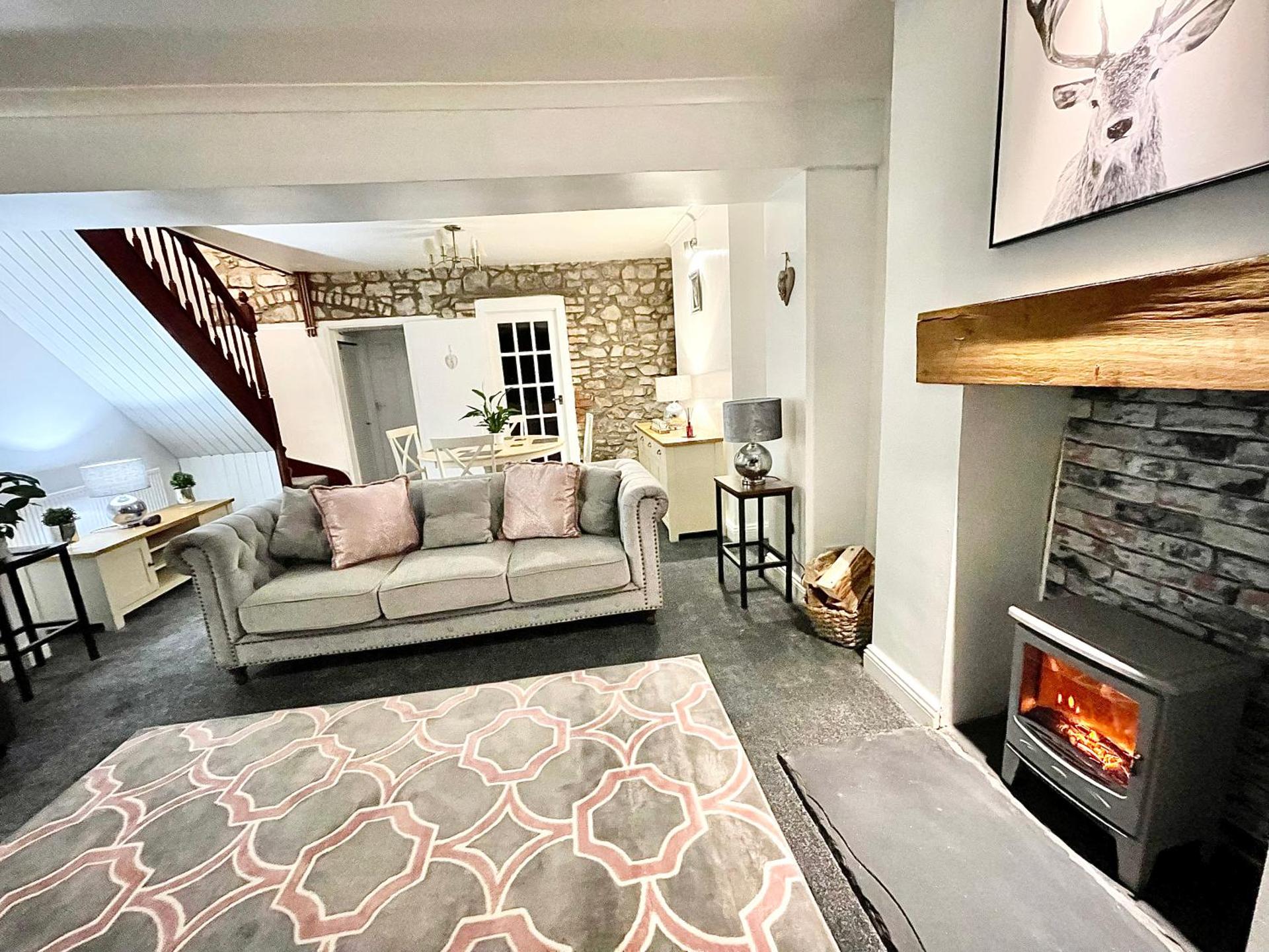 Traditional cosy PET FRIENDLY cottage by the canal with Cymru Holidays