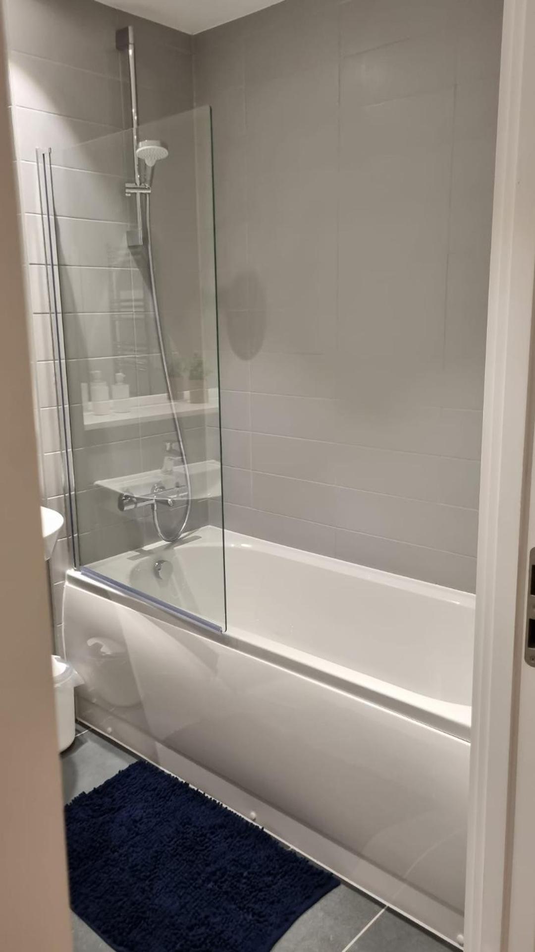 Balcony View Apt Free Parking Sleeps 5