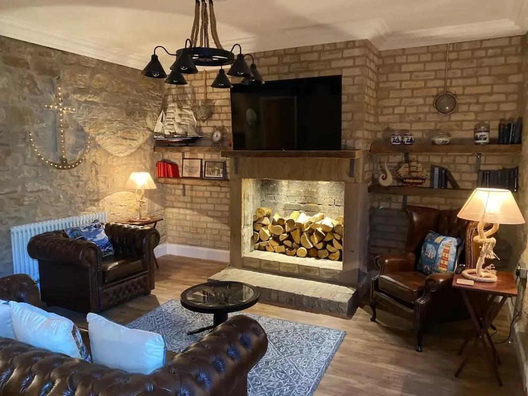 The Captains Nook-Hot tub