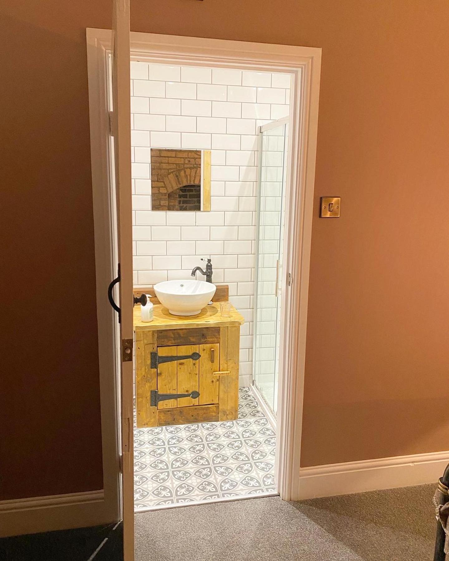 Farndale House-Hot tub