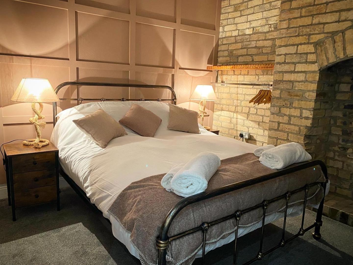 Farndale House-Hot tub