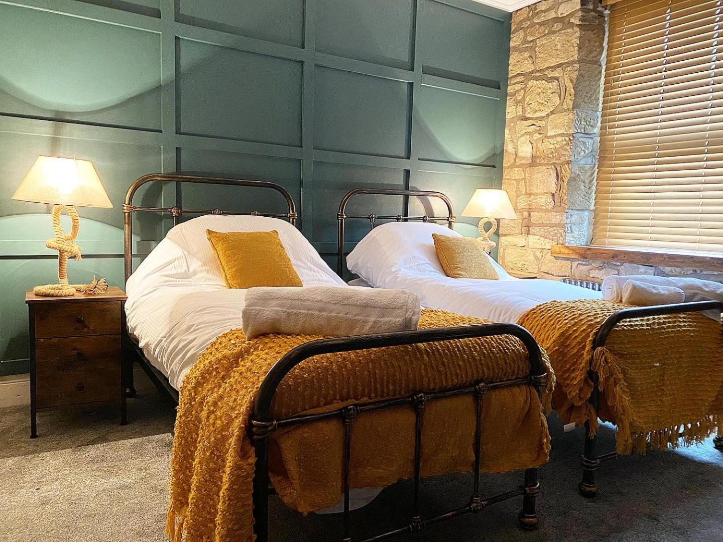 Farndale House-Hot tub