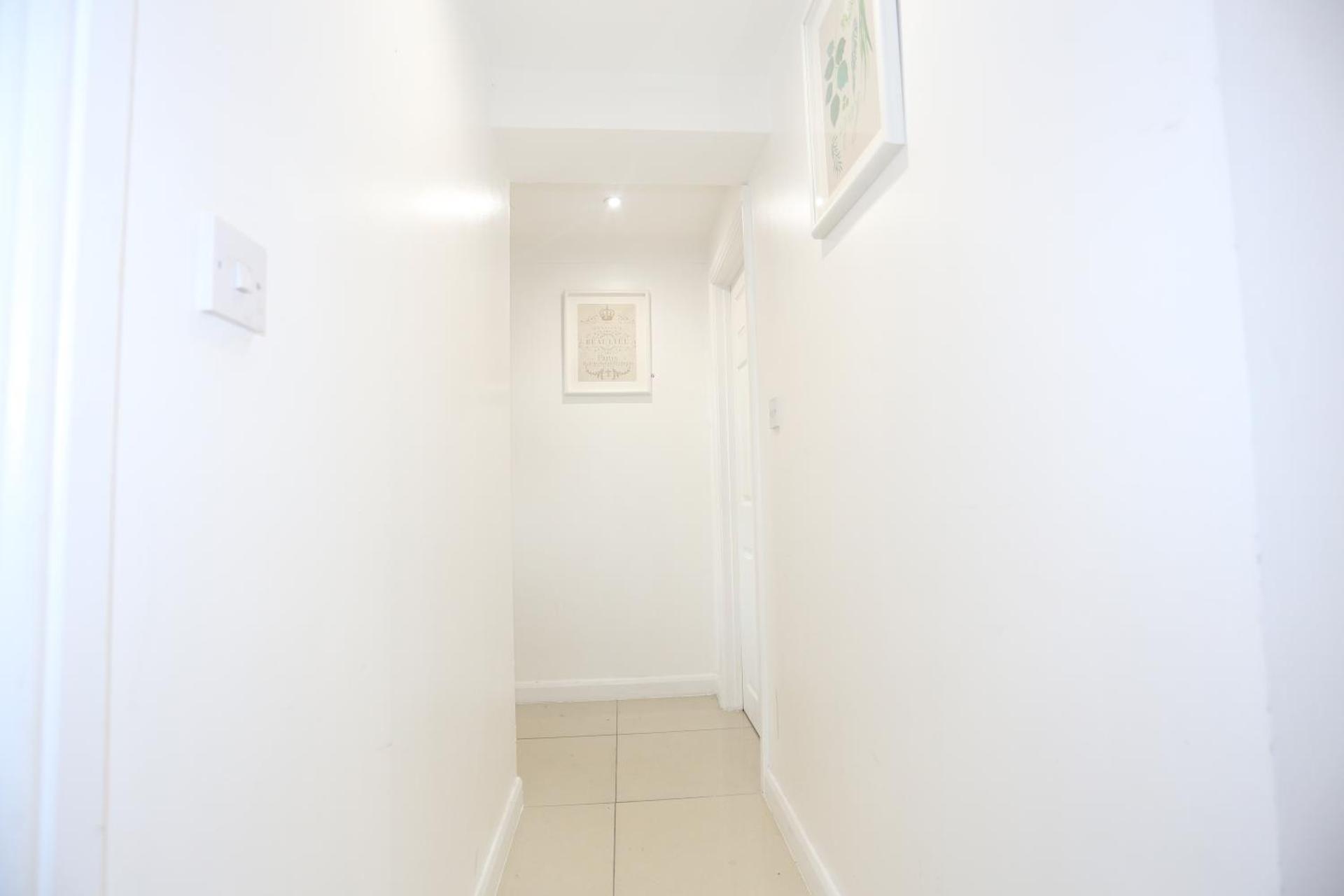 Cosy Room with en-suite bathroom and shared kitchen