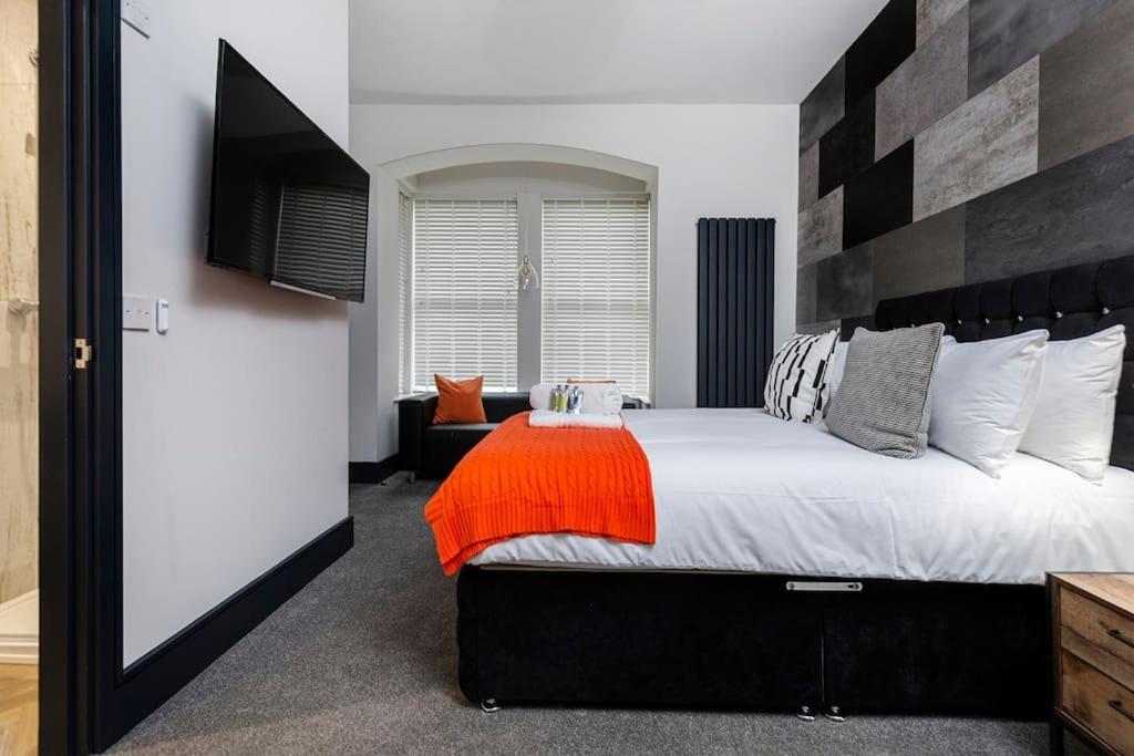 BOOTique House - Luxury Group Accommodation in Wakefield