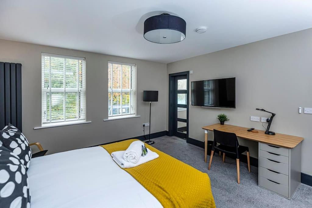 BOOTique House - Luxury Group Accommodation in Wakefield