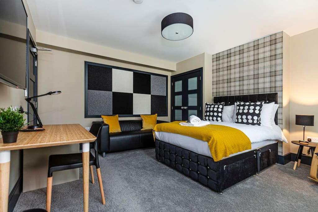 BOOTique House - Luxury Group Accommodation in Wakefield