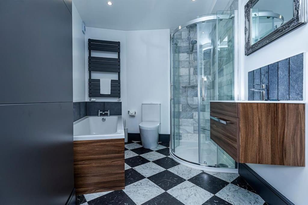 BOOTique House - Luxury Group Accommodation in Wakefield