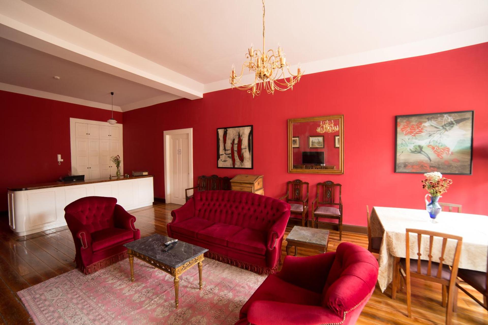 Communal lounge/ TV room