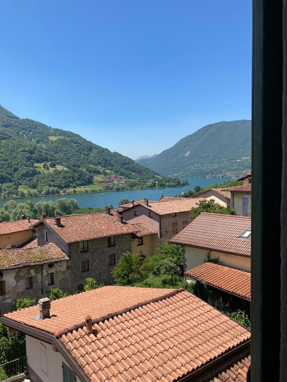 La corte dell'orologio