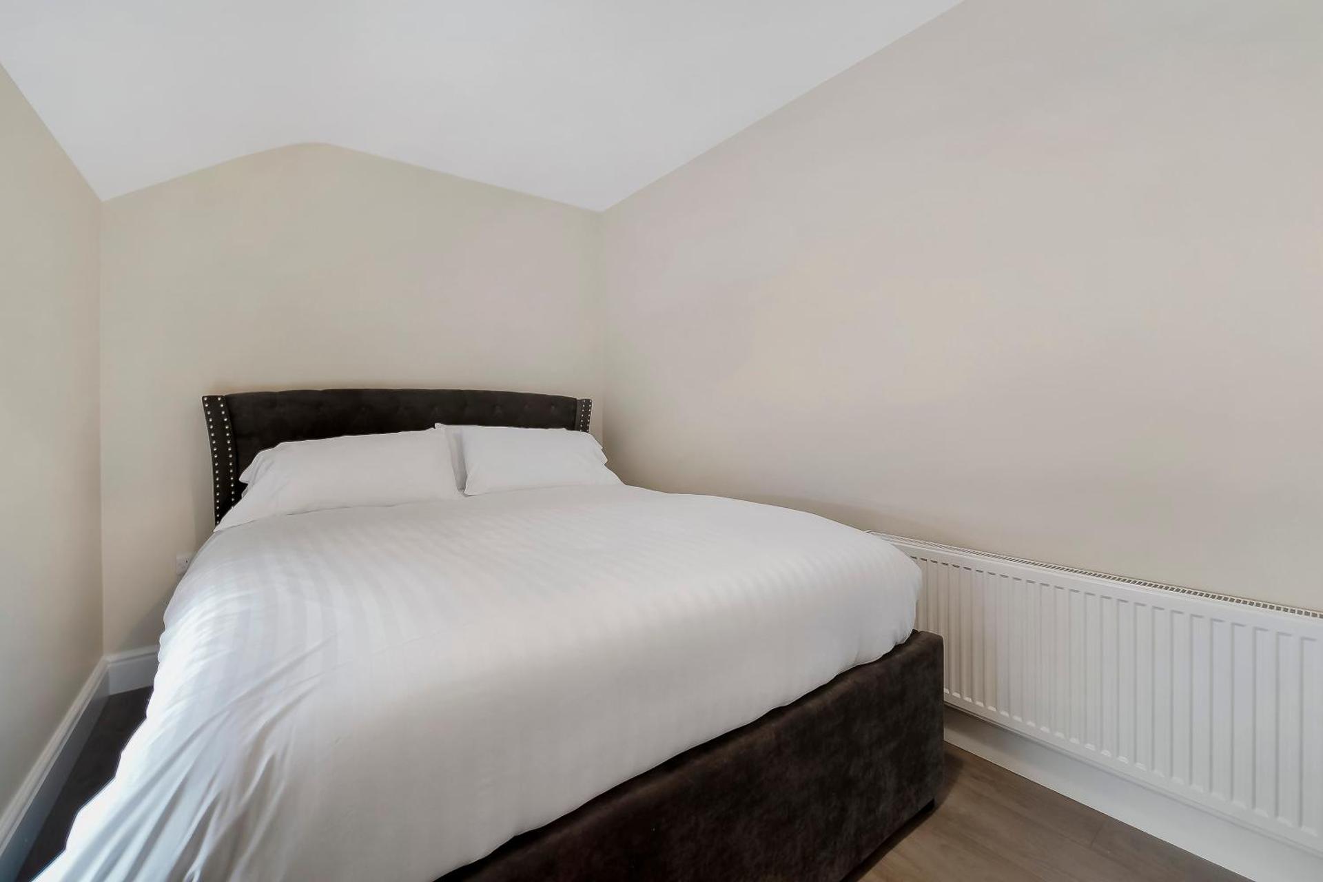 Glenside Abbey 'Sleeping 7 guests'