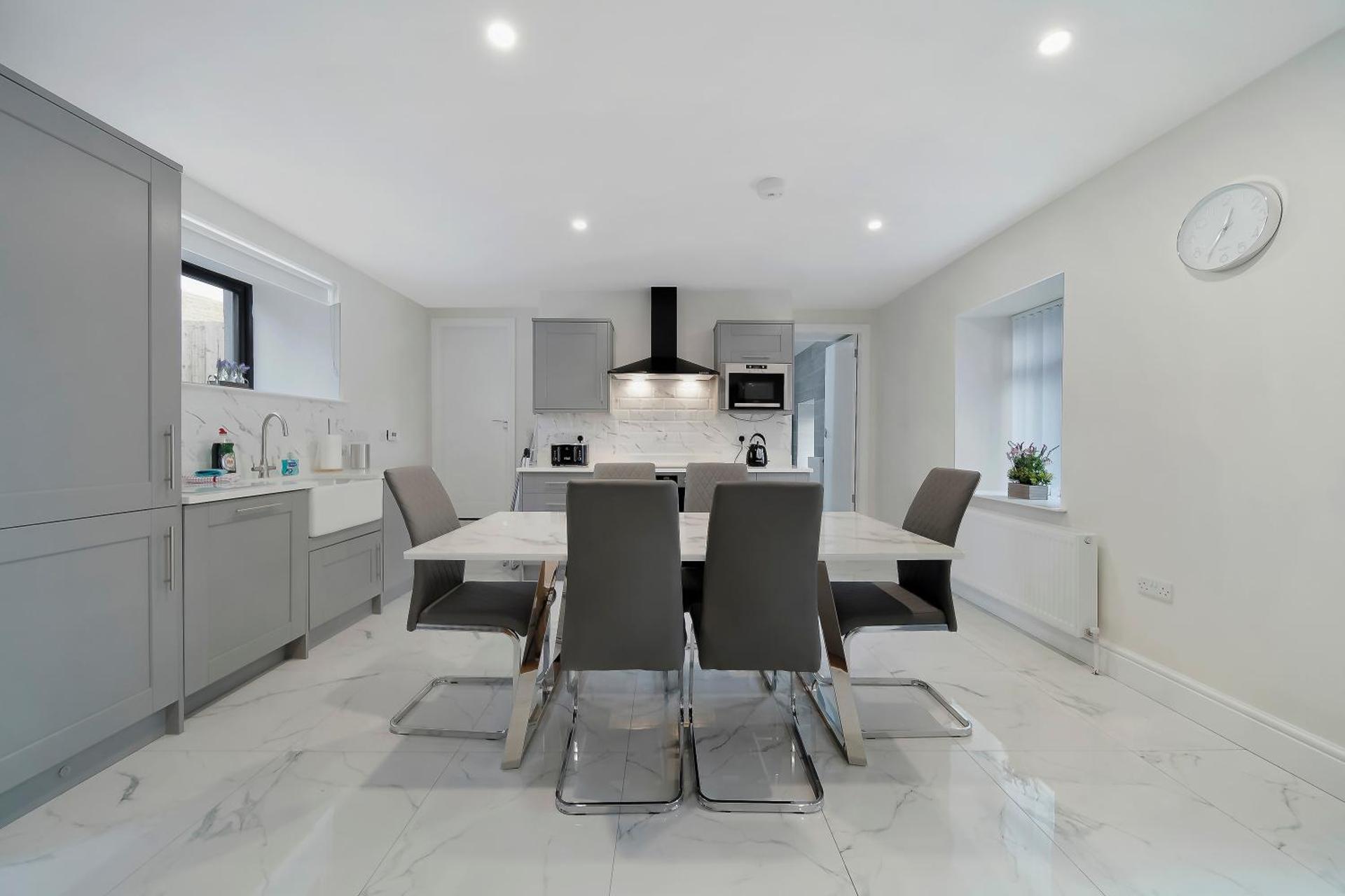 Glenside Abbey 'Sleeping 7 guests'