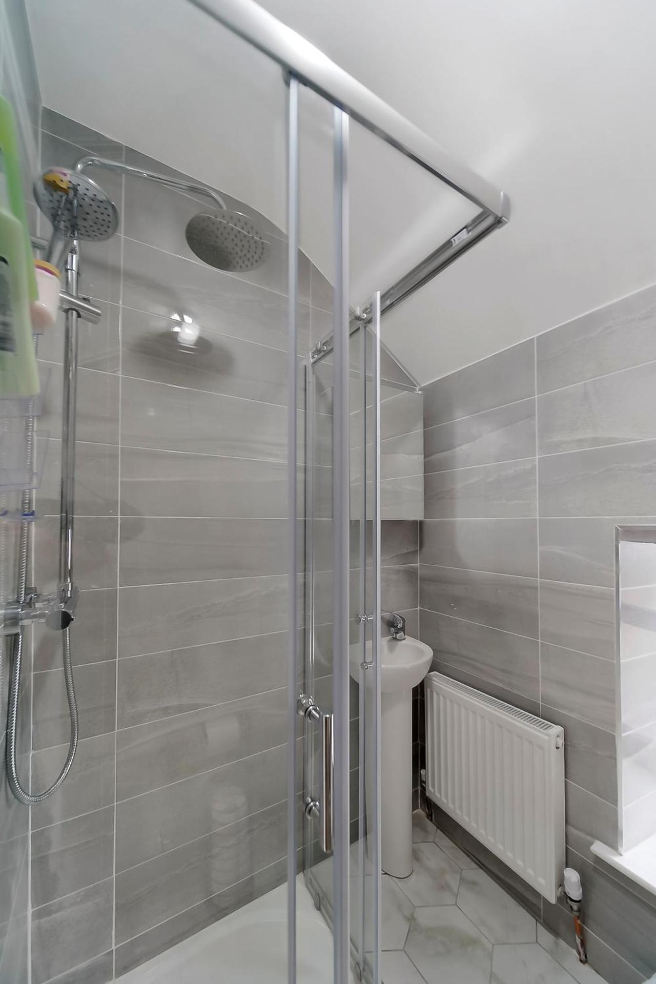 Glenside Abbey 'Sleeping 7 guests'